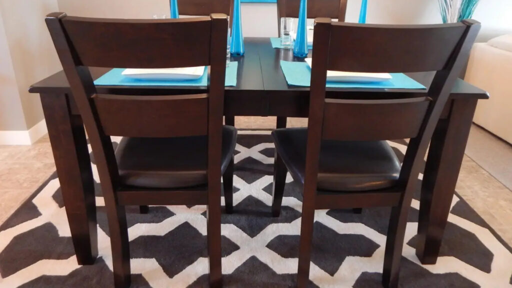 Accentuate The Dining Room Space